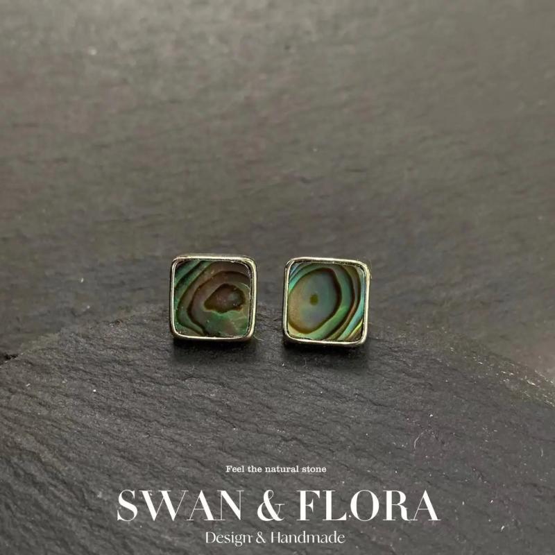 Natural SHELL 925 Sterling Silver Stud Earrings Red Stone