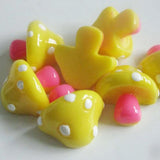 NBNLNL 20Pcs Resin Buttons Mushroom Shape Jewelry Crafts DIY Scrapbooking