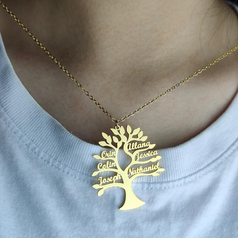 Personalized Family Name Necklace for Women