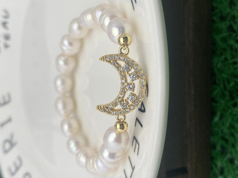 Delicate Pearl Hollow Moon Bracelet for Women - Christmas Birthday Gift