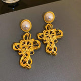 Medieval Pearl Flower Love Earrings Retro Light Small Earrings for Girls