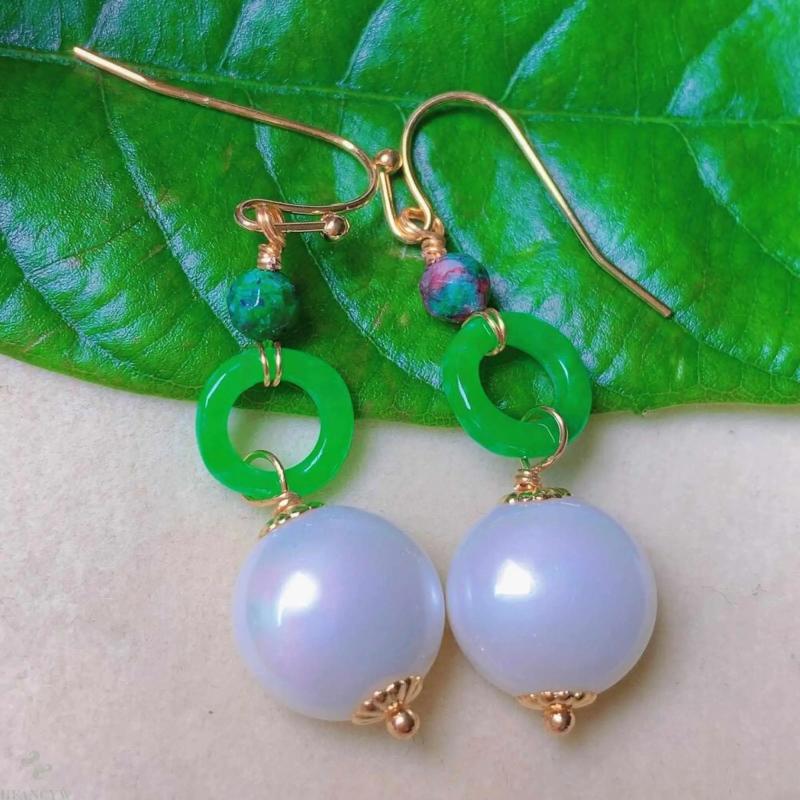 Shell Pearl Jadeite 18k Earrings