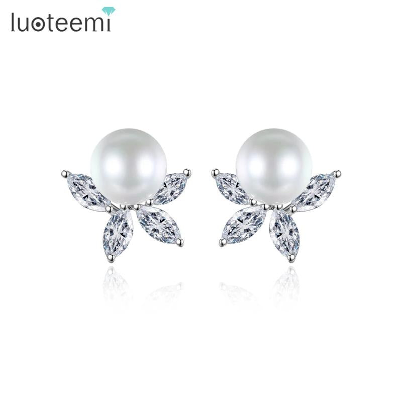 Romantic Pearl Flower Stud Earrings for Party