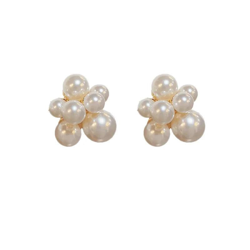 Sweet Temperament Pearl Earrings Flower Design Silver Needle