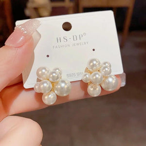Sweet Temperament Pearl Earrings Flower Design Silver Needle