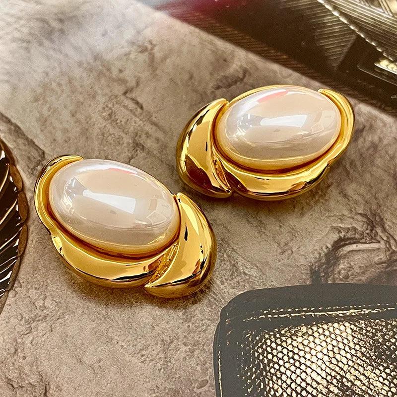 Irregular Metallic Earrings Oval Pearl Design for Women