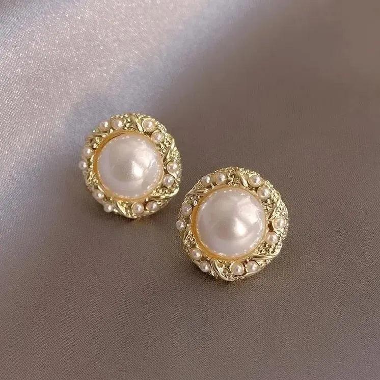 High-End Pearl Earrings Women French Retro Baroque Style