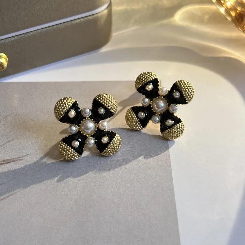 Vintage Palace Style Metallic Flower Pearl Earrings for Women