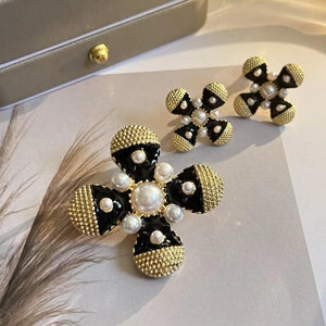 Vintage Palace Style Metallic Flower Pearl Earrings for Women