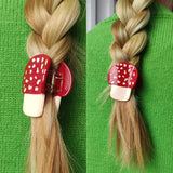 Red Mushroom Hair Clip Retro Laugenbrezel Shark Hair Claw