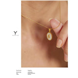 Flower Pendant Necklace with Natural Shell Round Collar