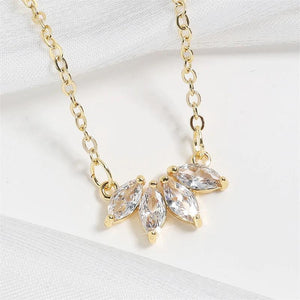 Leaf Shape Zircon Pendant Necklace For Women Clavicle Chain Elegant Jewelry