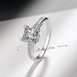 Princess Cut Moissanite Ring for Women S925 Silver Plated Pt950