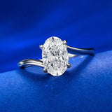 Elegant 925 Silver Oval Ring with Diamond Cut