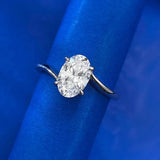 Elegant 925 Silver Oval Ring with Diamond Cut
