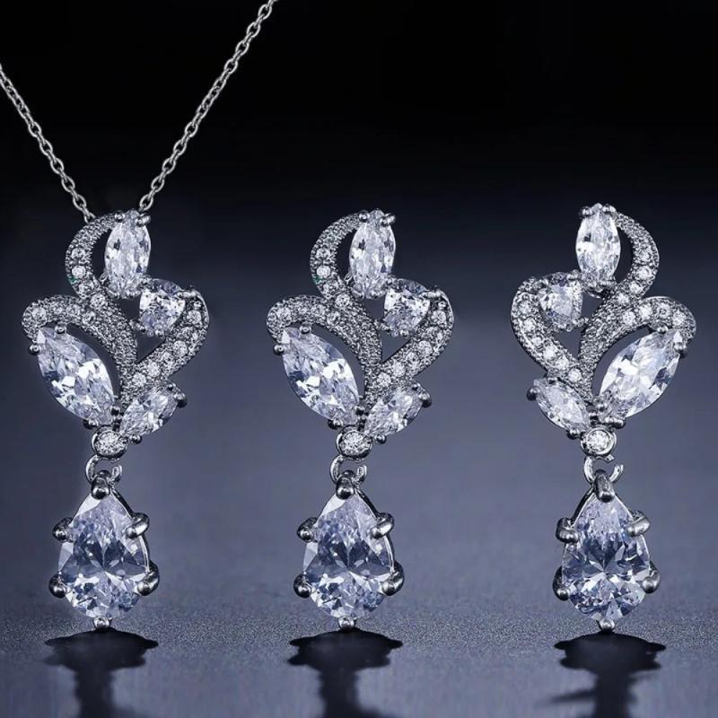 Zircon Micro Inlay Pineapple Necklace Earrings Jewelry Set