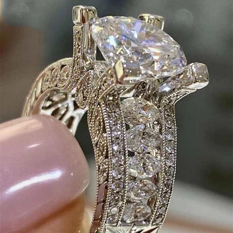 Zircon Inlaid Silver Wedding Ring for Women