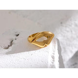 Stainless Steel Lips Ring Golden Metal Texture Rope Jewelry