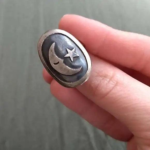 Retro Oval Moon Star Pattern Ring Women's Ring Size 6-10