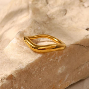 Uworld Geometric 18K Plated Stainless Steel Wavy Finger Ring for Women