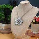 Mother of Pearl Shell Flower Shape Pendant Necklace Charm Jewelry Gift
