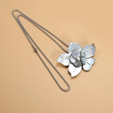 Mother of Pearl Shell Flower Shape Pendant Necklace Charm Jewelry Gift