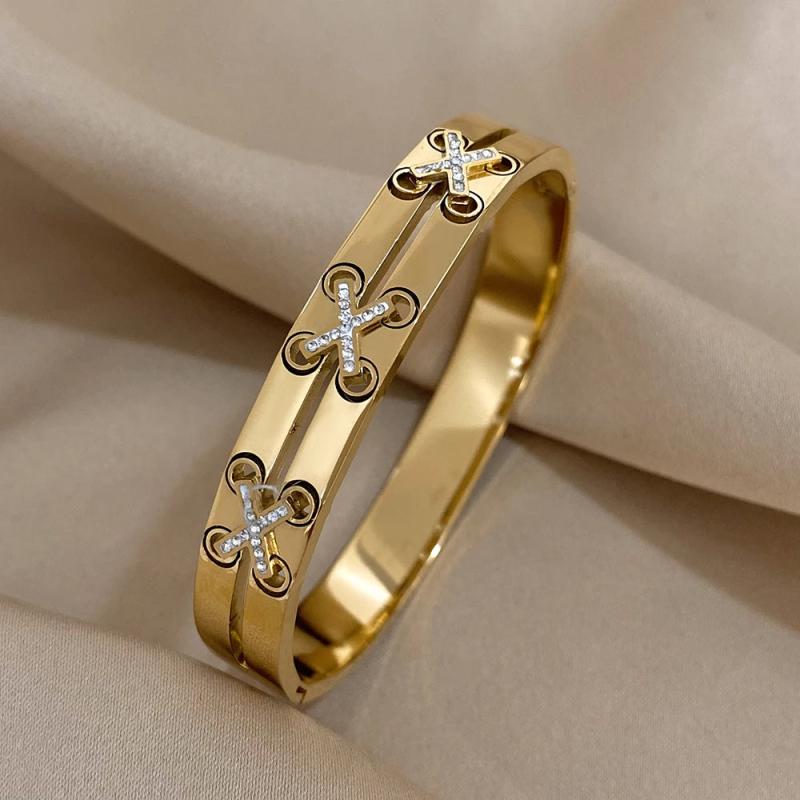Stainless Steel Unusual Bangles 18K Plate Waterproof Jewelry