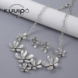 Vintage Flower Necklace Retro Statement Alloy Collar Chokers for Women