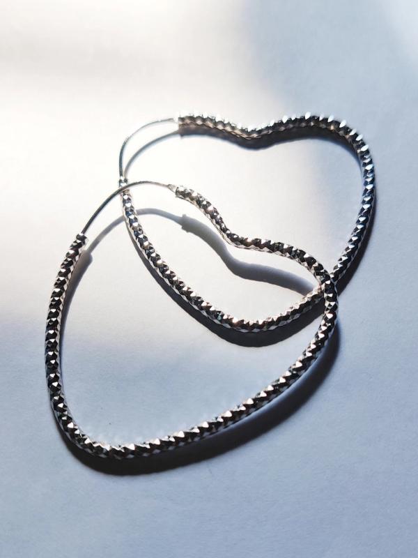 S925 Silver Heart Hoops Earrings Mirrors Lines Fashionable Design