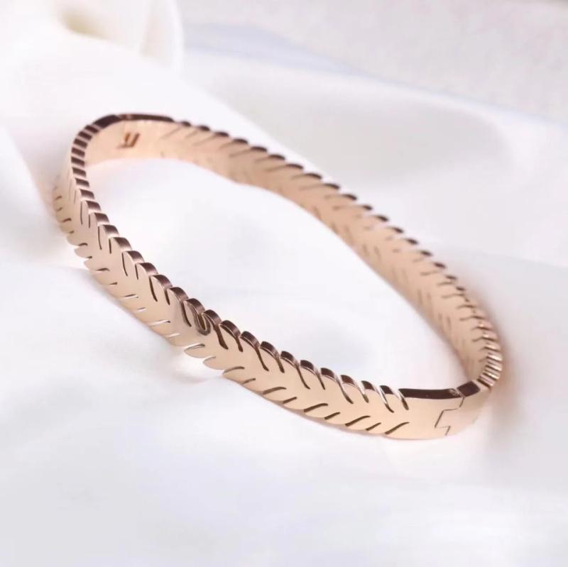 Unique Circle of Leaves Bracelet For Women