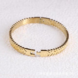 Unique Circle of Leaves Bracelet For Women
