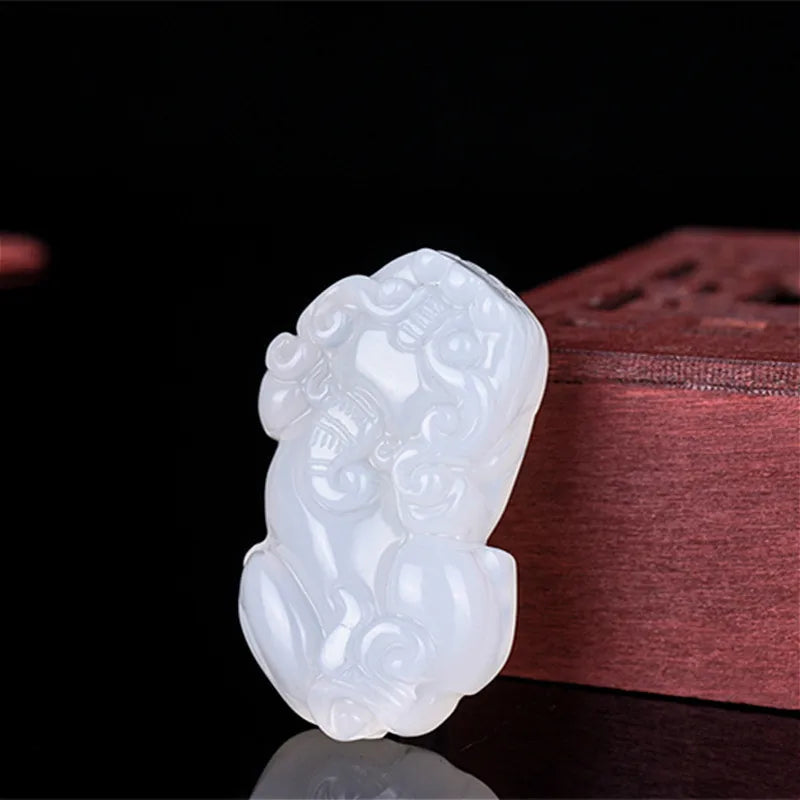 Green Jade Pixiu Pendant Natural Chalcedony Necklace Women Carved Charm