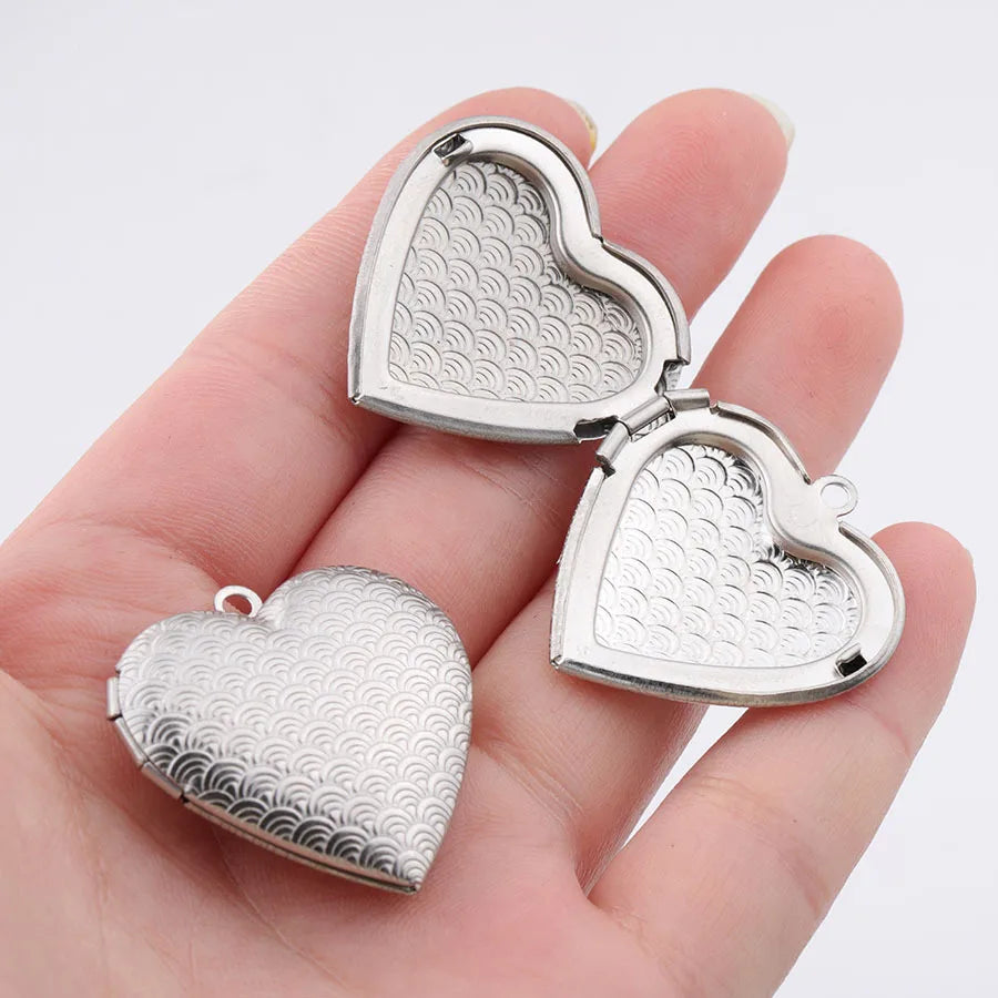 Jaymaxi Stainless Steel Heart Locket Charm Vintage Pattern Fish Scale Frame