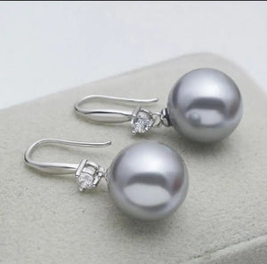 Mother of Pearl Grey Shell Pearl Earrings Small Fresh Red Earrings 14mm