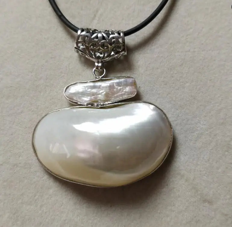 Freshwater Pearl Necklace with Biwa Dens Pendant & Mabe Pendant