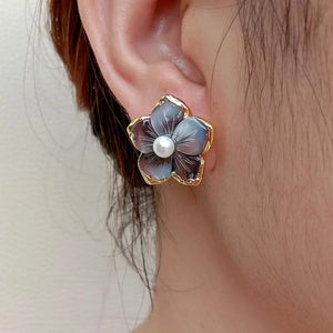 KKGEM 20mm Sea Shell Carved Flower Stud Earrings