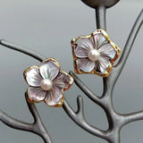 KKGEM 20mm Sea Shell Carved Flower Stud Earrings