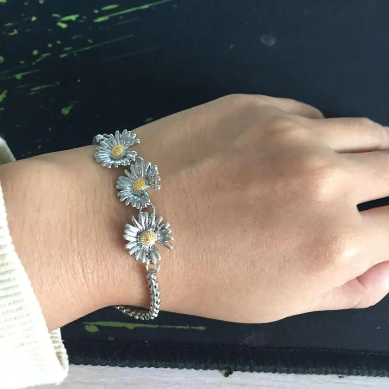 KPOP G-Dragon INS Street Daisy Flower Bracelet Accessories