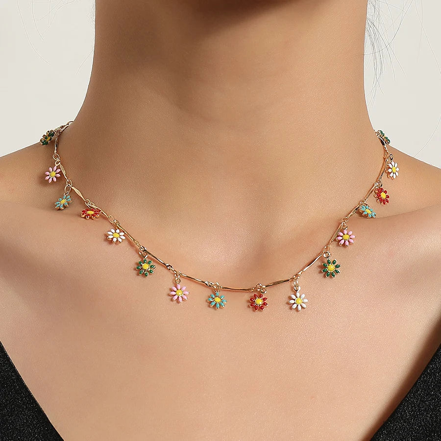 Colorful Daisy Flowers Beaded Pendant Choker