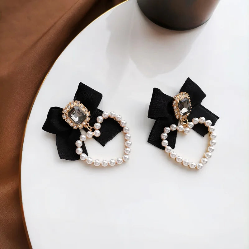 Retro Rhinestone Bow Clip Earrings Heart Shaped Pearls Clip On Earrings