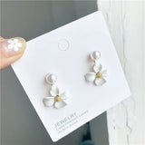 Daisy Flower Clip Earrings Summer Matte Pink Small Flower Pearl Clip Earrings