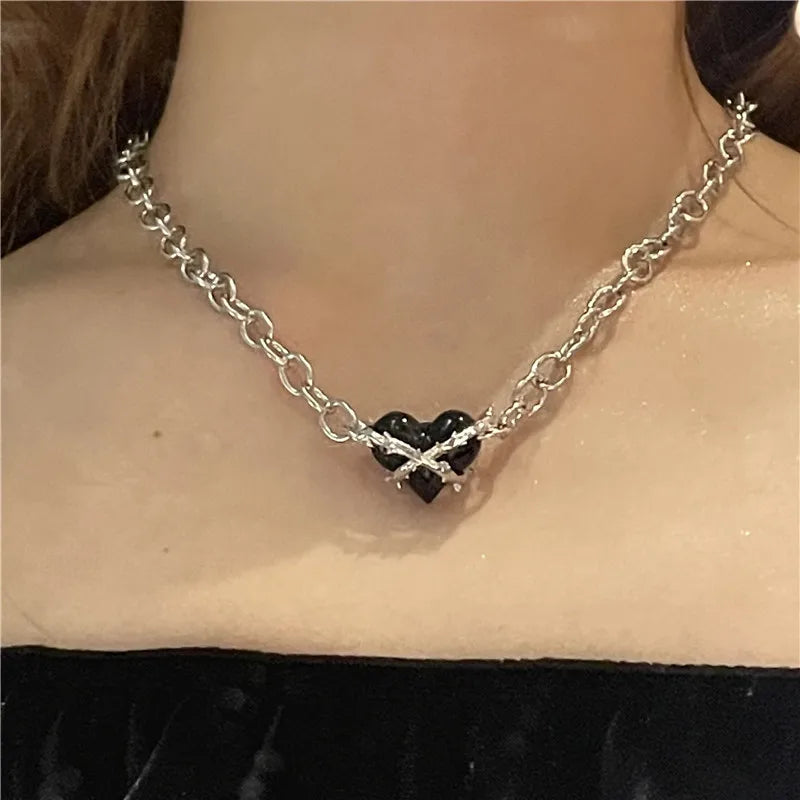 Thorns Love Pendant Necklace Vintage Metal Chain Short Y2K 90s