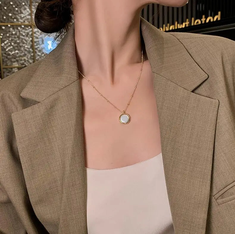 Natural Pearl Pendant Short Necklace Gothic Girl Sexy Collarbone Chain