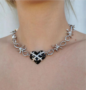 Hip Hop Thorns Love Necklace Metal Cold Wind Clavicle Chain
