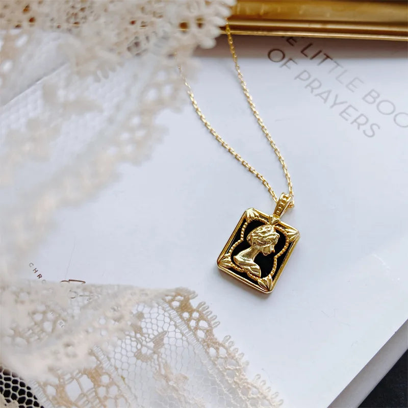 Vintage Queen Statue Agate Necklace with Sterling Silver Chain