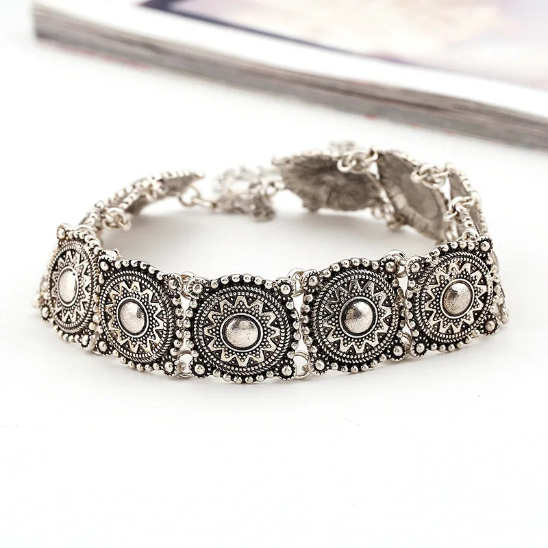 Vintage Carving Round Necklaces Women Short Choker Maxi Punk Torques Jewelry