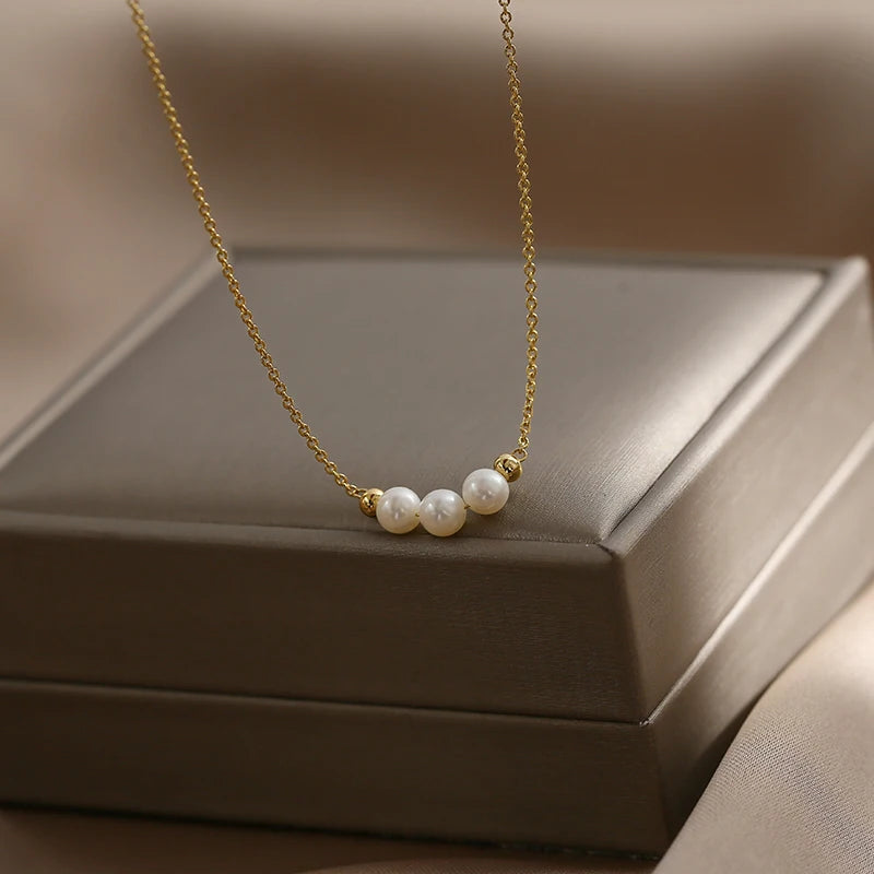 Ladies Shell Pearl Necklace Sweet Clavicle Chain Wedding Pendant