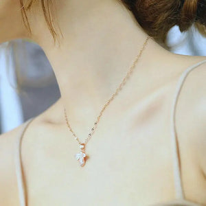 Small Secret Bee Pendant Clavicle Chain Necklace