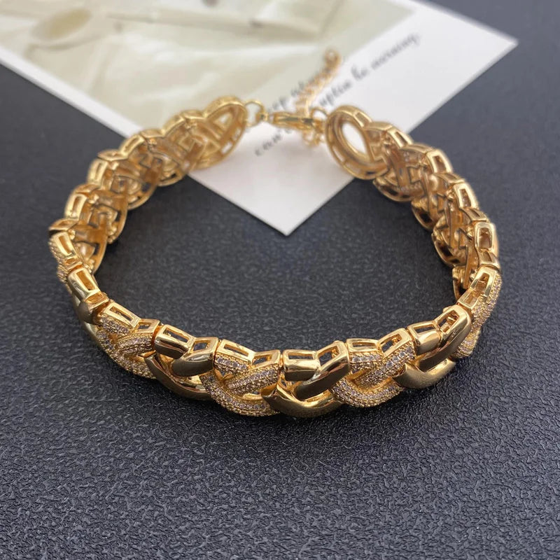 Lanyika Chain Charm Bracelett Micro Paved Circle With Letter Love