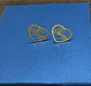 Heart Shape Name Earrings Customize Initial Cursive Nameplate Stud Earring
